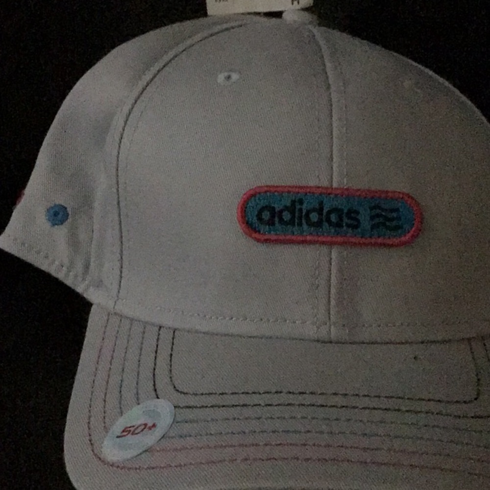Addias hat
